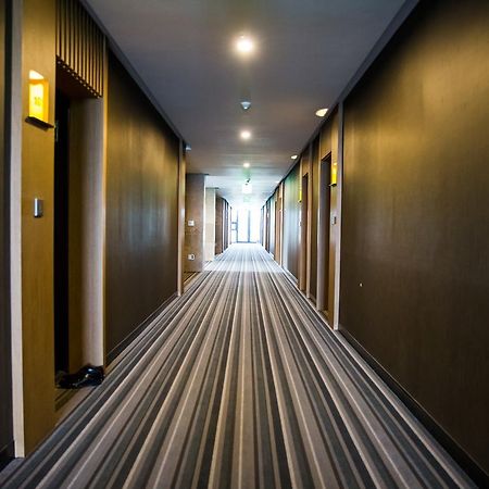 J Square Hotel And Wedding Jinju Exterior photo