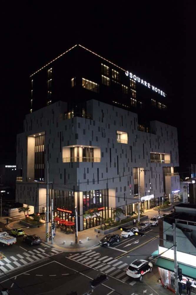 J Square Hotel And Wedding Jinju Exterior photo