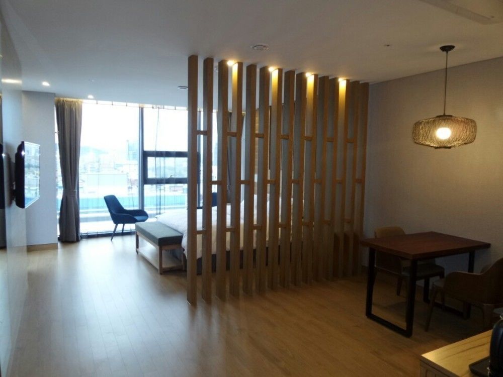 J Square Hotel And Wedding Jinju Exterior photo
