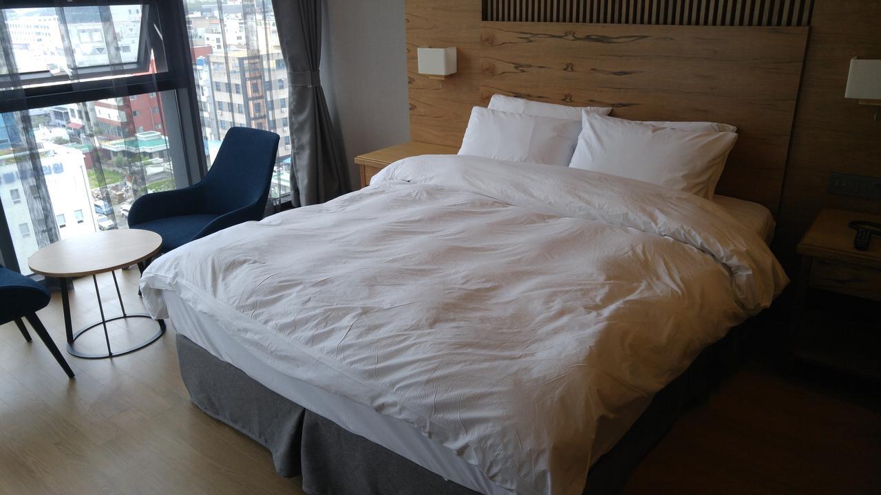 J Square Hotel And Wedding Jinju Exterior photo