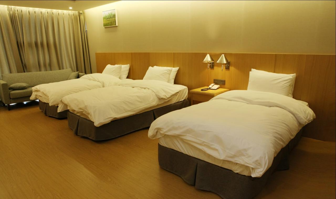 J Square Hotel And Wedding Jinju Exterior photo