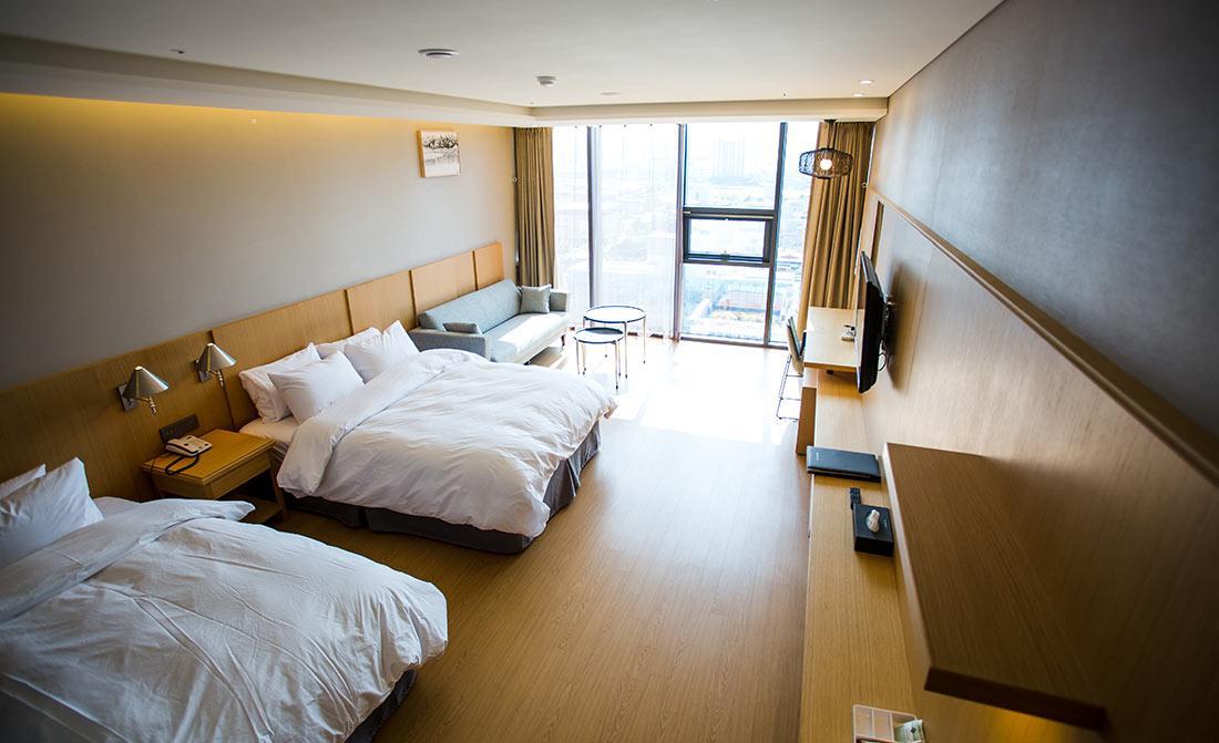 J Square Hotel And Wedding Jinju Exterior photo