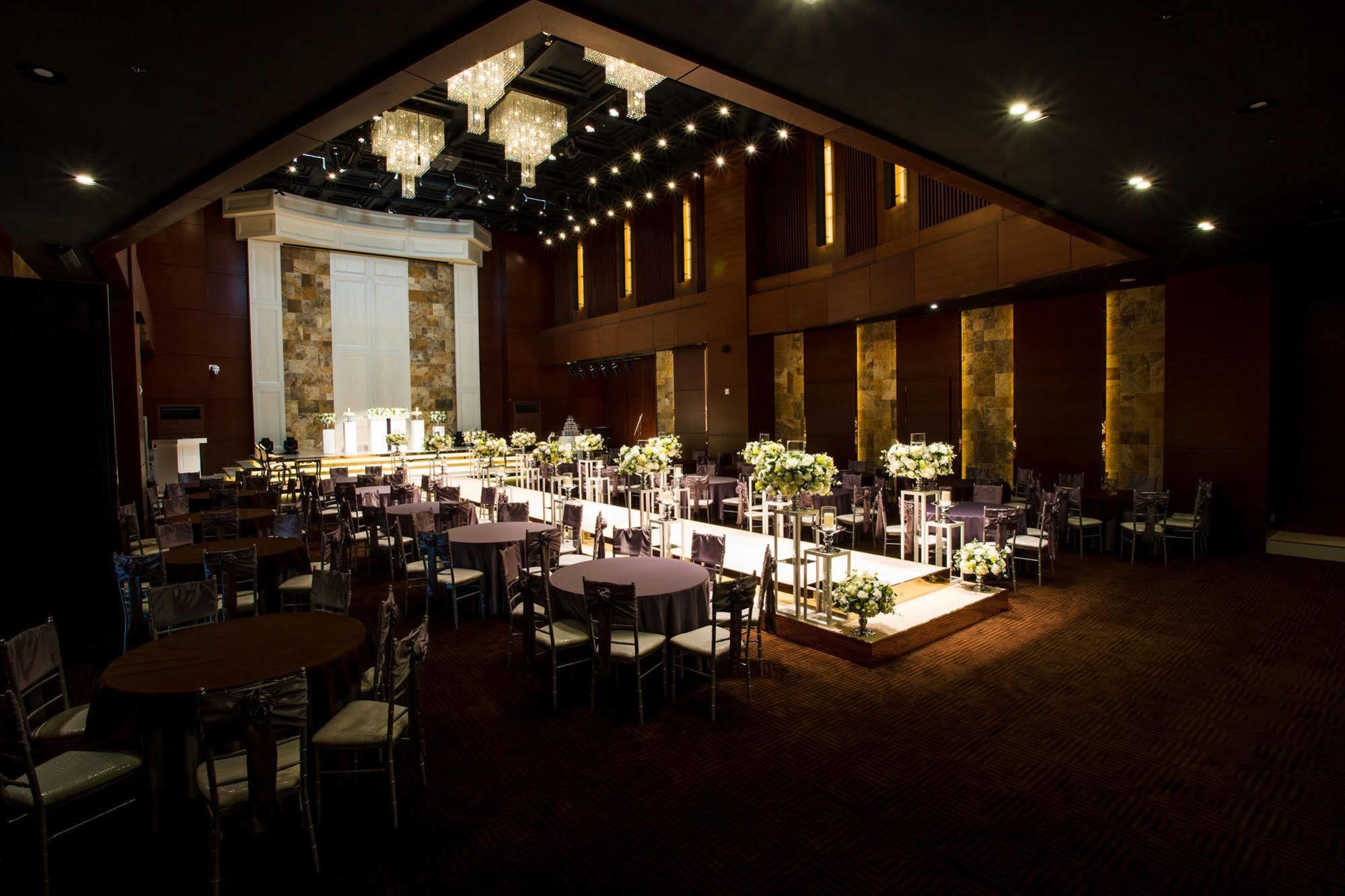 J Square Hotel And Wedding Jinju Exterior photo