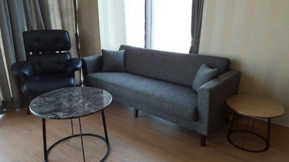 J Square Hotel And Wedding Jinju Exterior photo