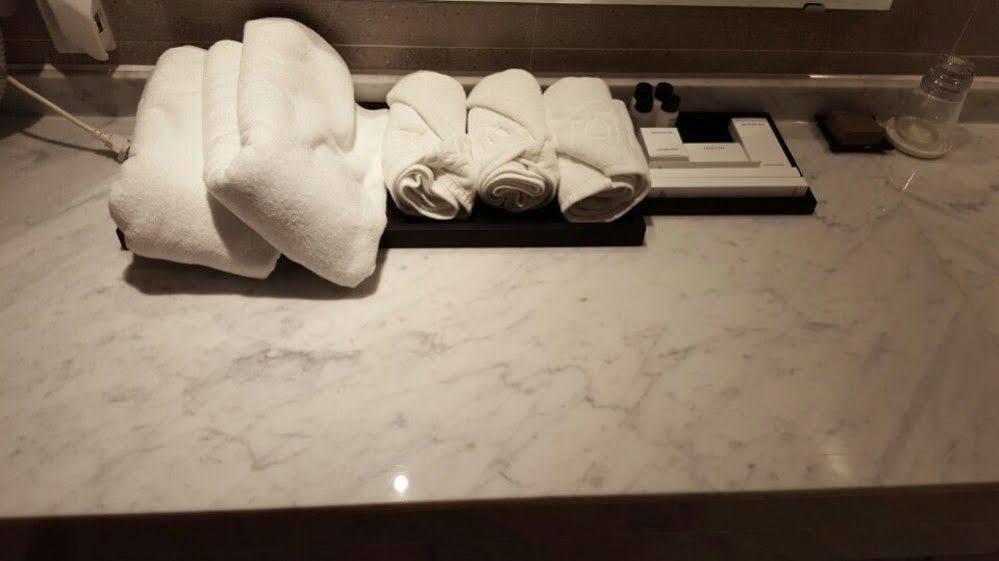 J Square Hotel And Wedding Jinju Exterior photo